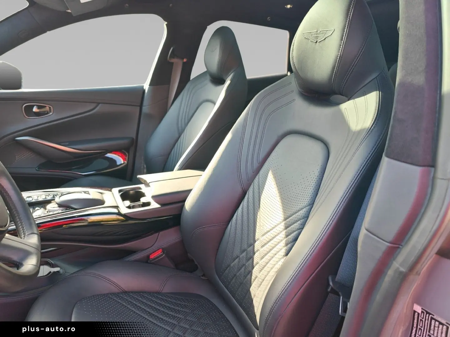 ASTON MARTIN DBX 4.0 V8  Aston Martin Memmingen