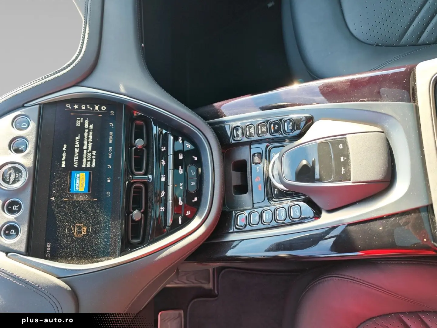 ASTON MARTIN DBX 4.0 V8  Aston Martin Memmingen