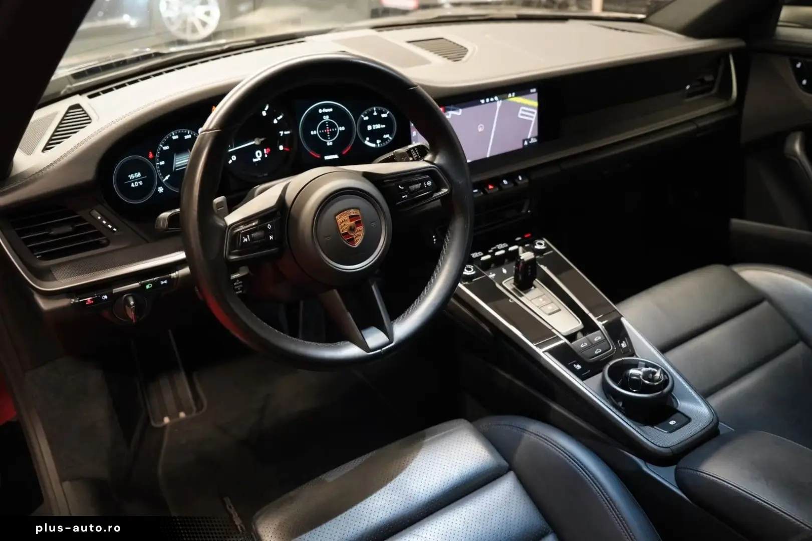 PORSCHE 992 911 Carrera 4