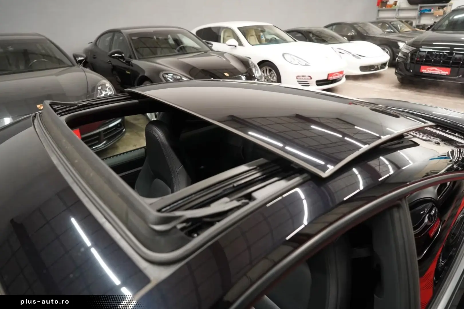PORSCHE 992 911 Carrera 4