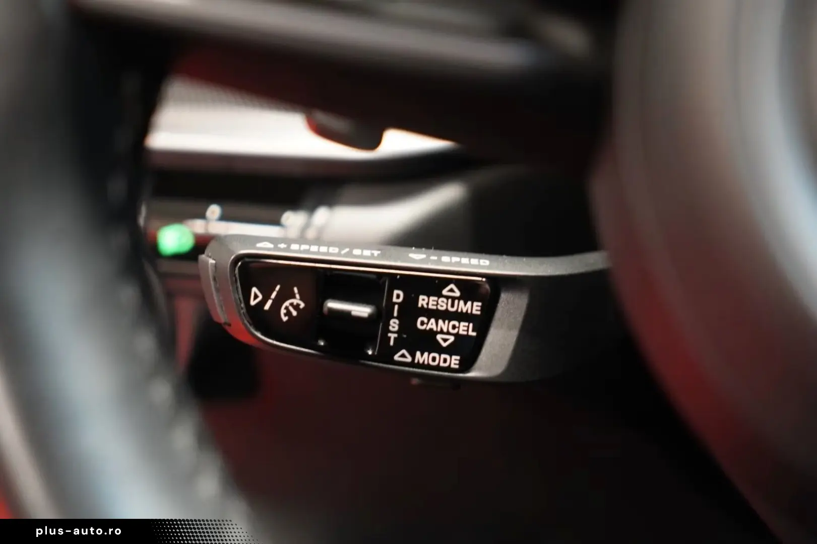 PORSCHE 992 911 Carrera 4