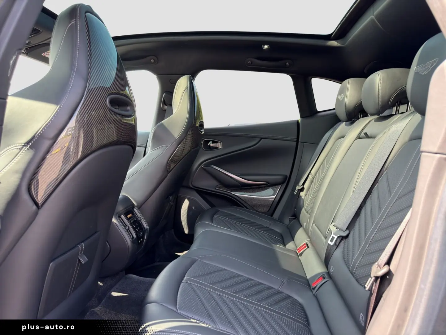 ASTON MARTIN DBX707 Carbon Sitzbelüftung 360