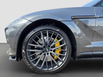 ASTON MARTIN DBX707 Carbon Sitzbelüftung 360