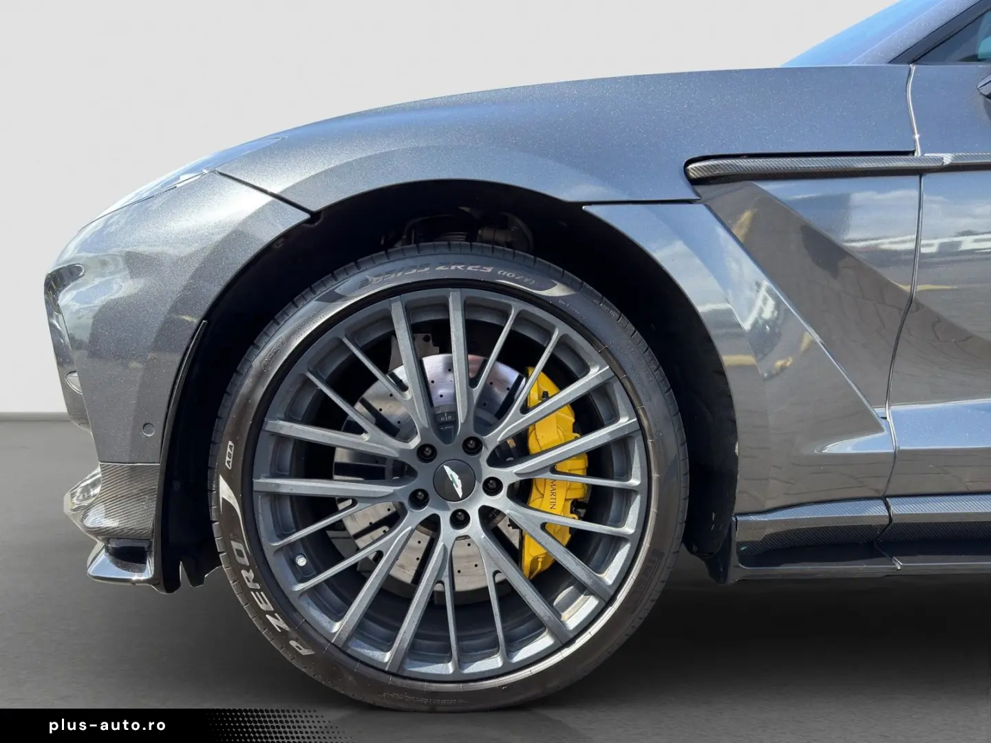 ASTON MARTIN DBX707 Carbon Sitzbelüftung 360