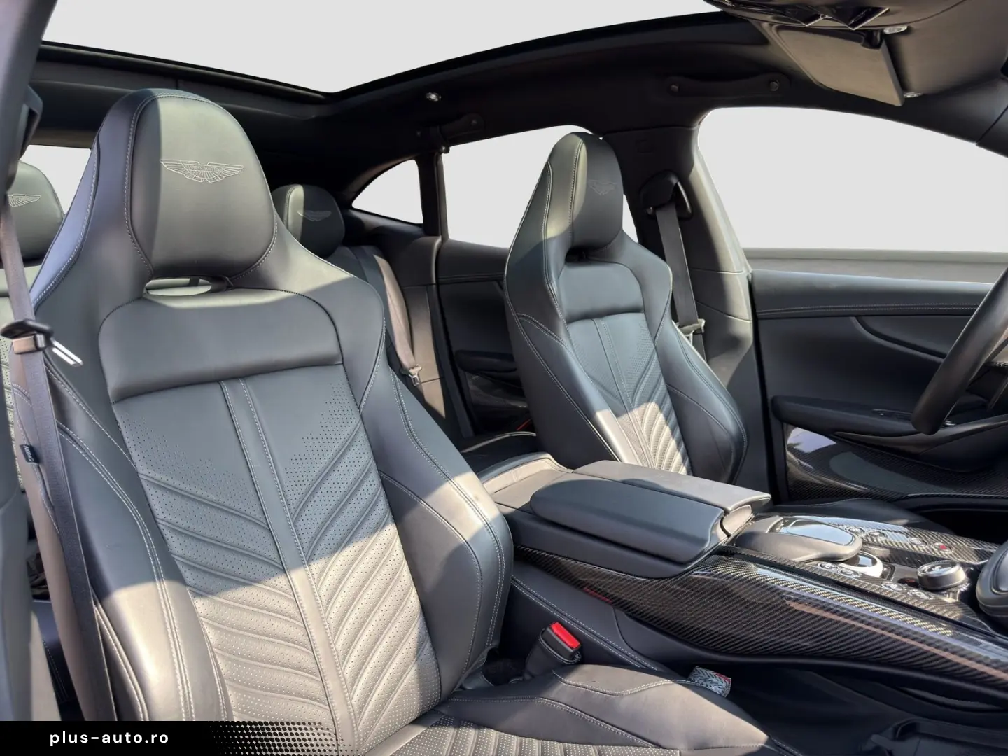 ASTON MARTIN DBX707 Carbon Sitzbelüftung 360
