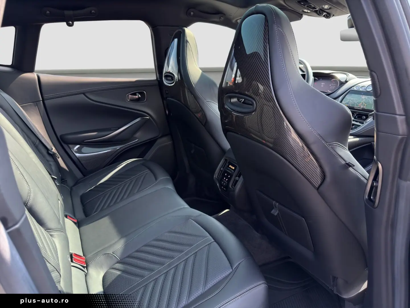 ASTON MARTIN DBX707 Carbon Sitzbelüftung 360