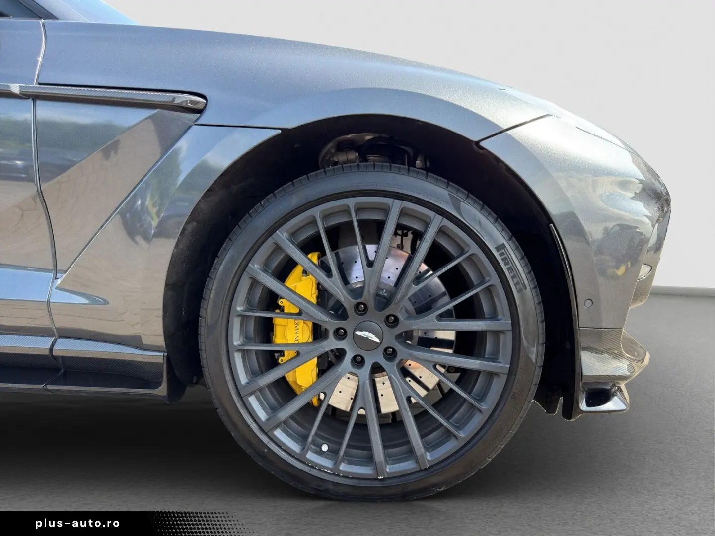ASTON MARTIN DBX707 Carbon Sitzbelüftung 360