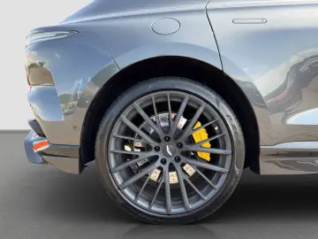 ASTON MARTIN DBX707 Carbon Sitzbelüftung 360