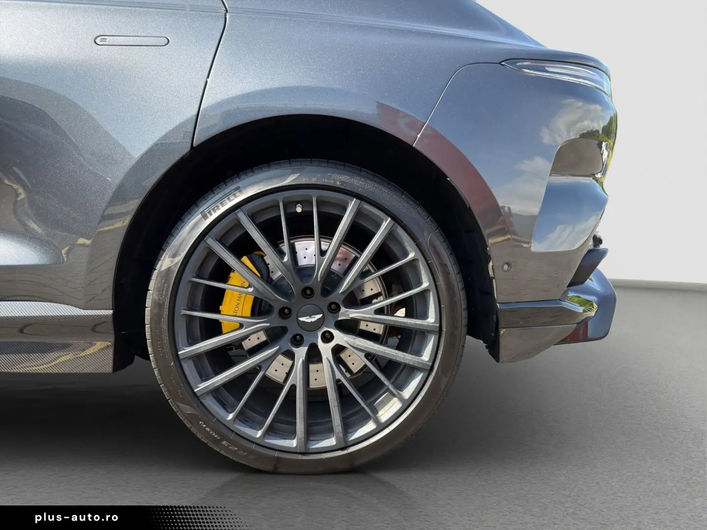 ASTON MARTIN DBX707 Carbon Sitzbelüftung 360