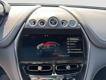 ASTON MARTIN DBX707 Carbon Sitzbelüftung 360