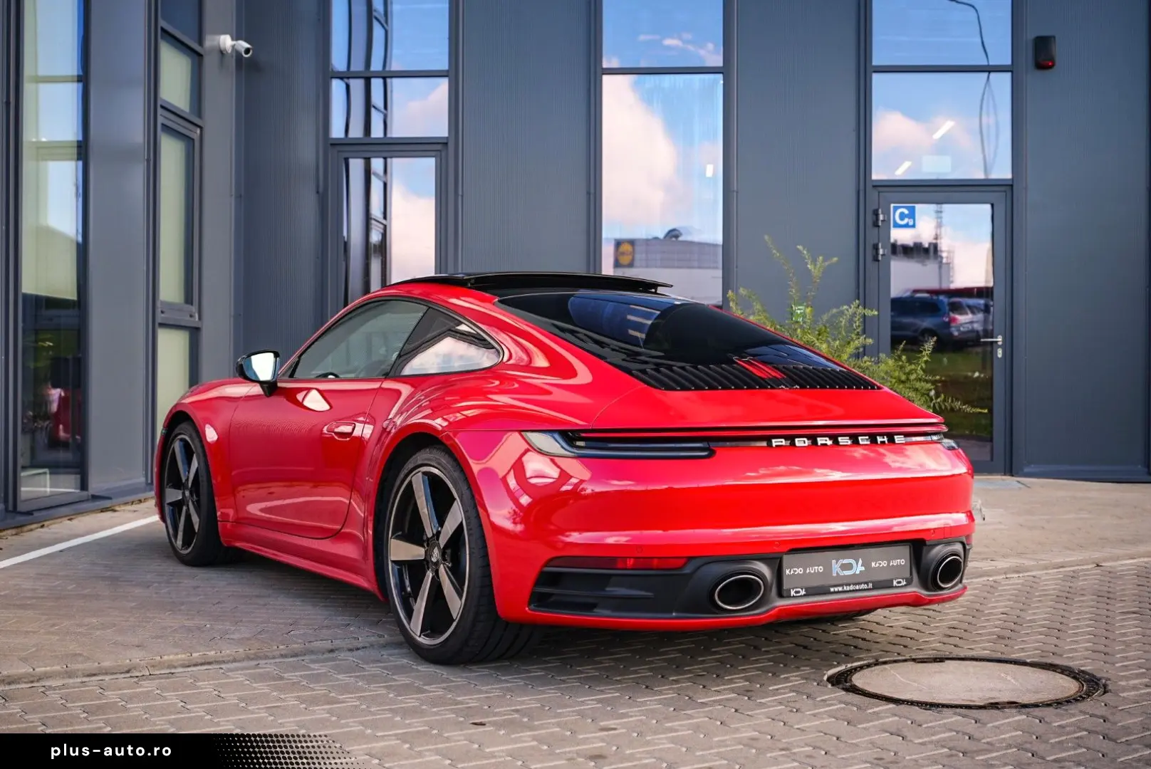 PORSCHE 911 Carrera