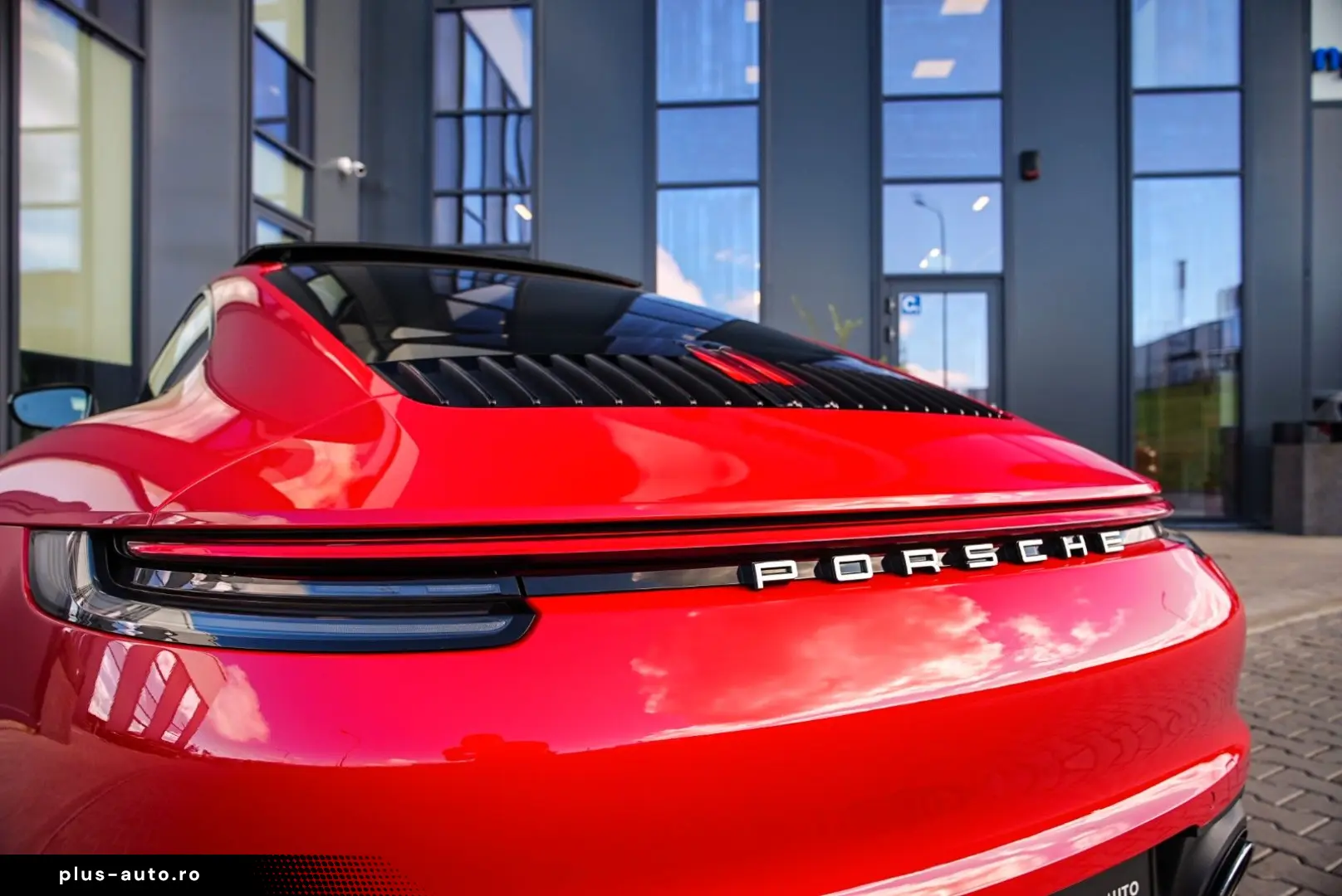 PORSCHE 911 Carrera