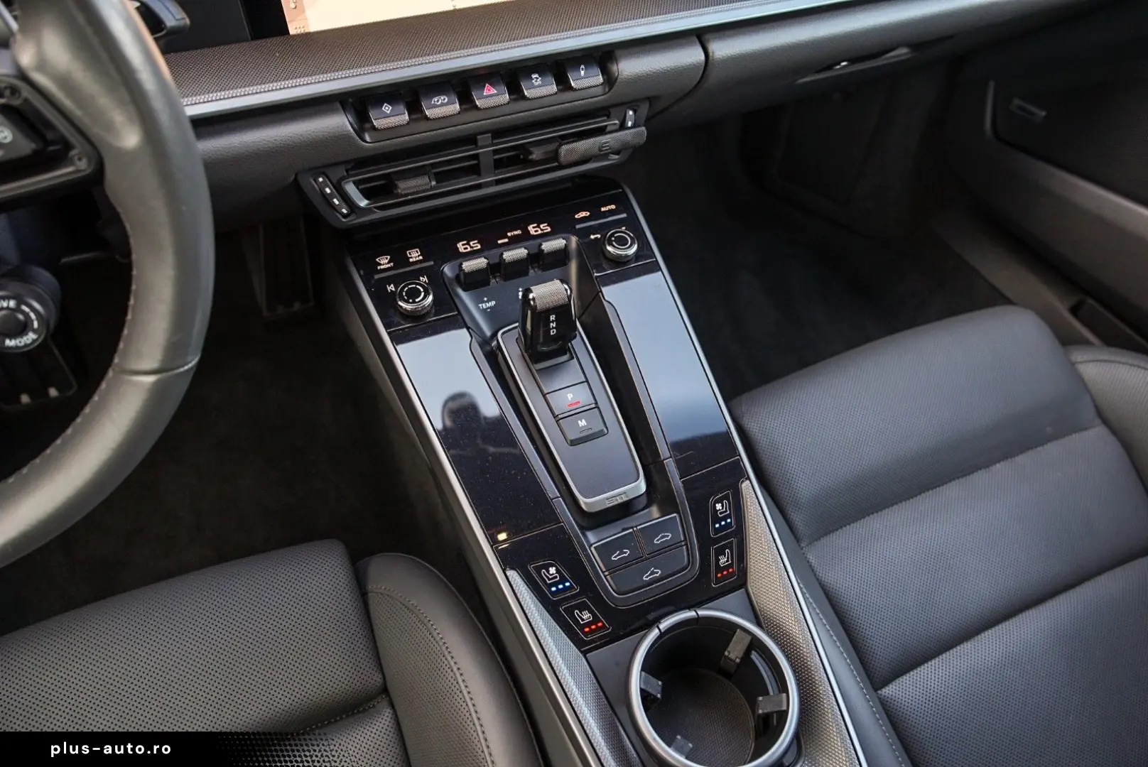 PORSCHE 911 Carrera