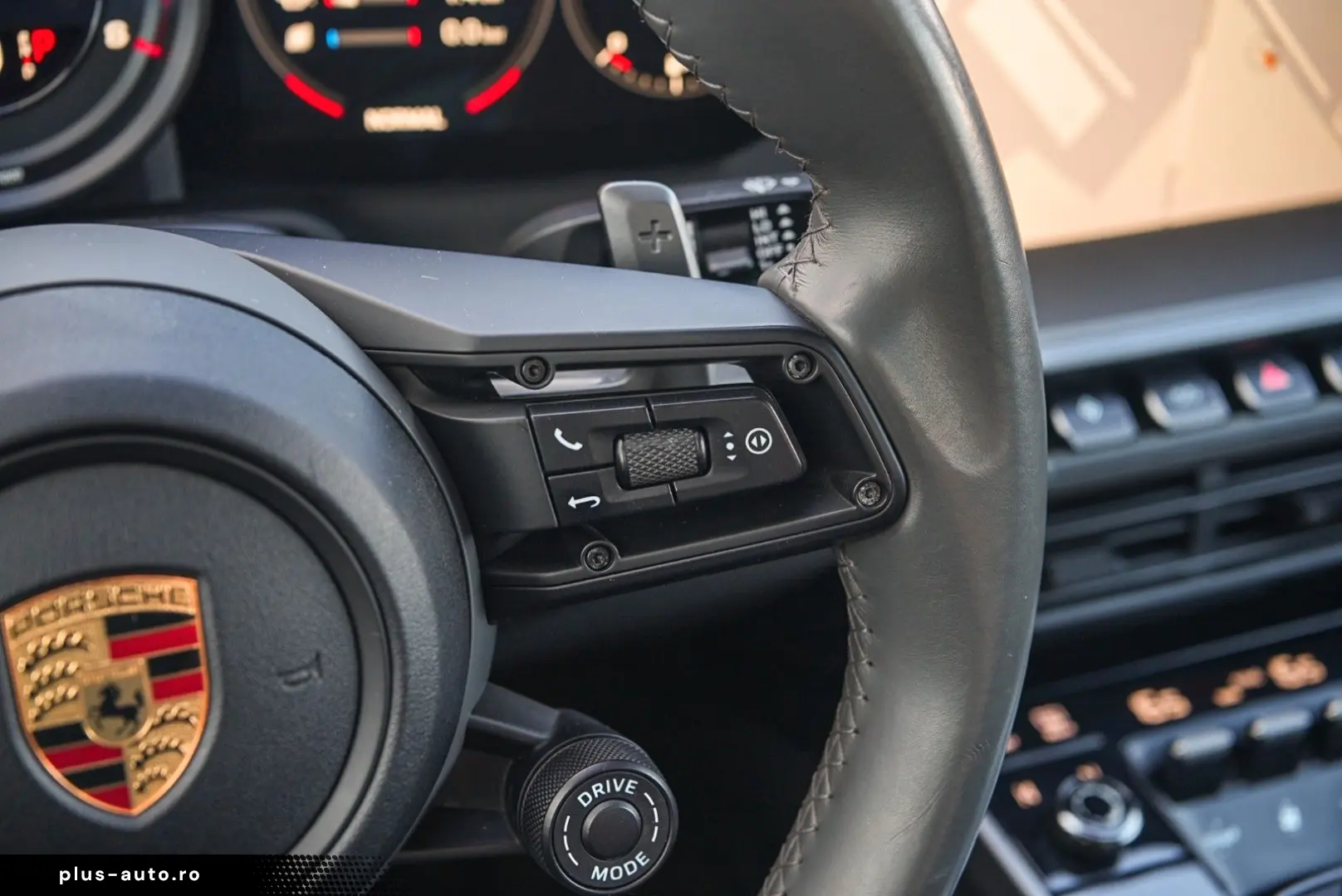 PORSCHE 911 Carrera