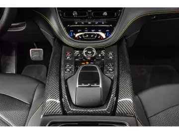 ASTON MARTIN DBX 707 AMR23 4.0 V8 Bi-Turbo