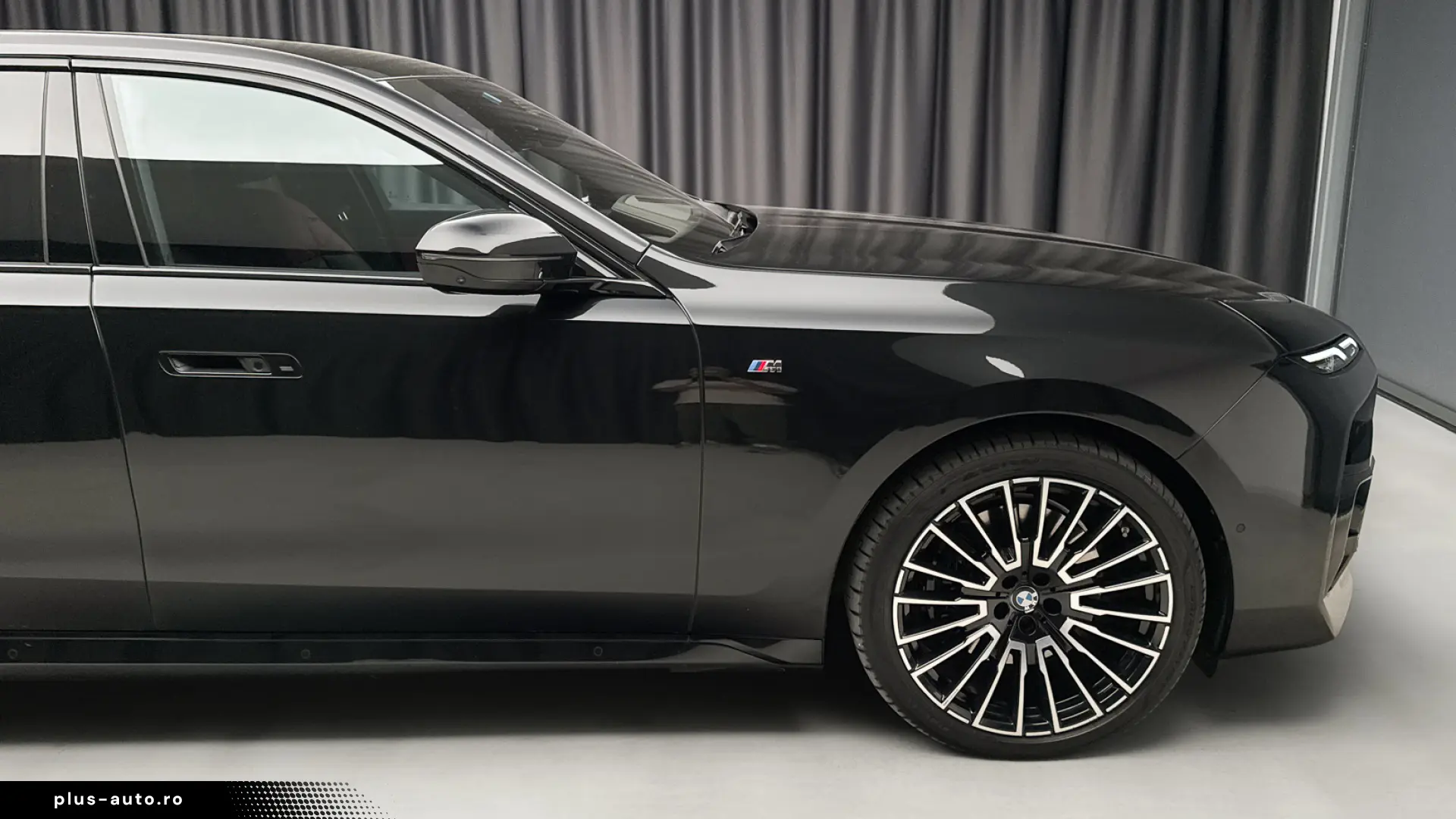 BMW 740d xDrive M Sport Pro  Theatre Screen  Usi Automate