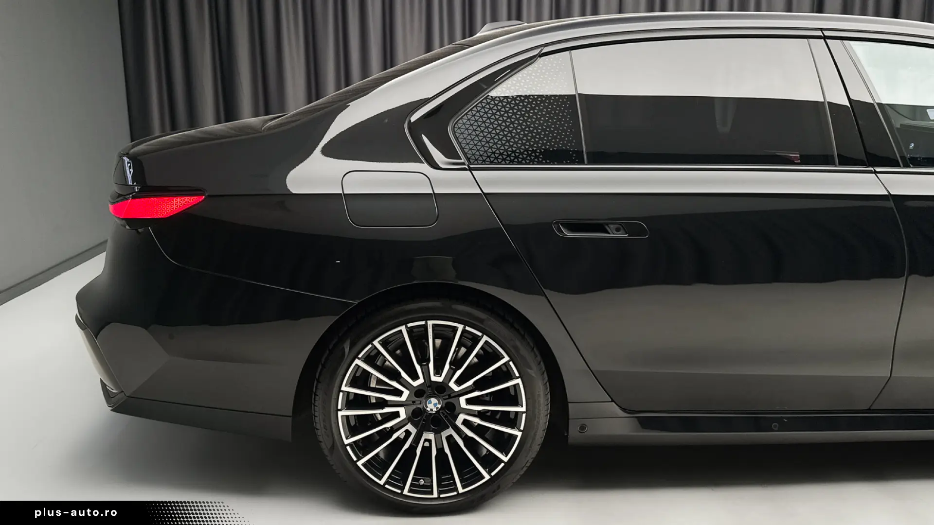 BMW 740d xDrive M Sport Pro  Theatre Screen  Usi Automate