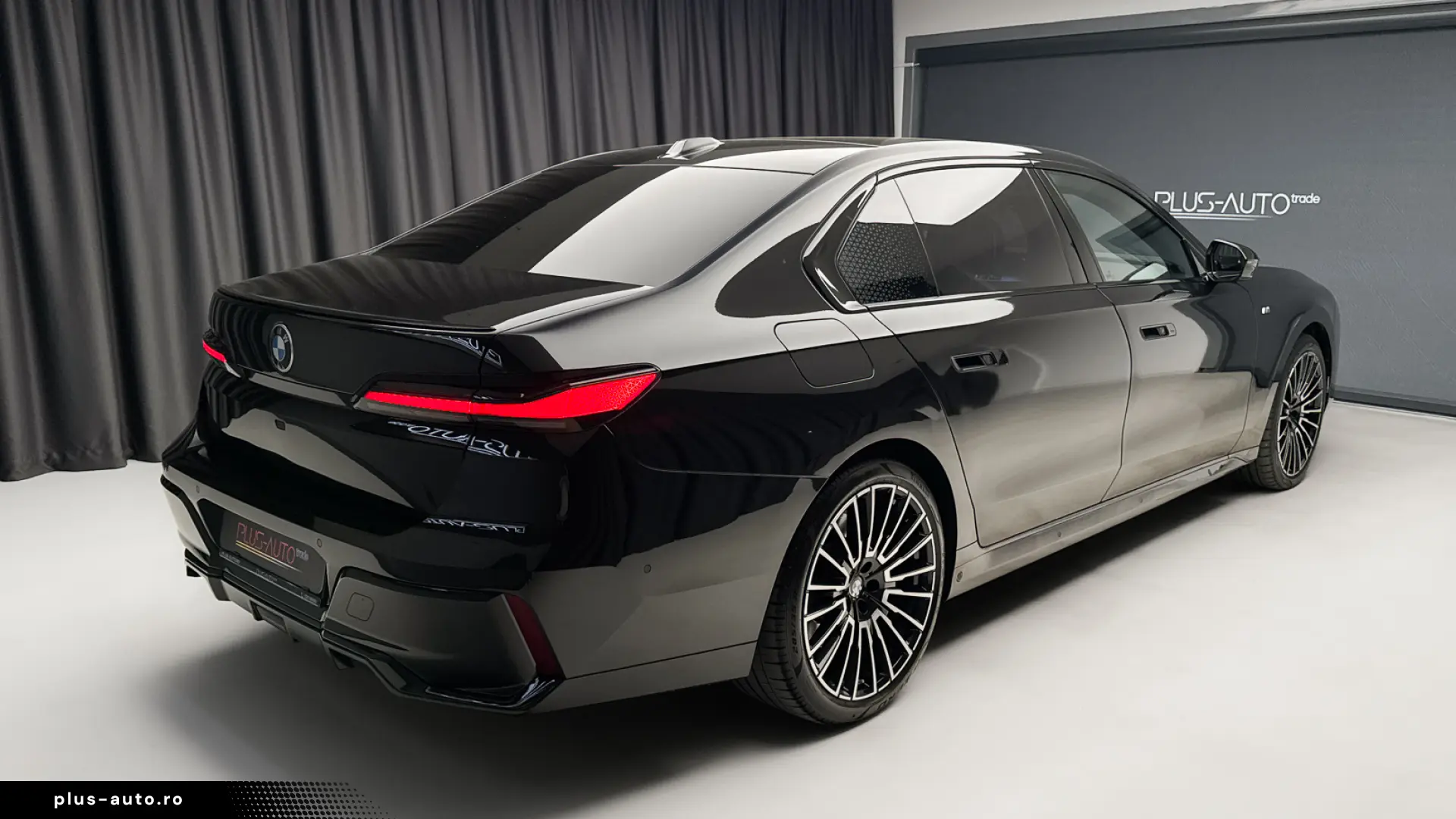 BMW 740d xDrive M Sport Pro  Theatre Screen  Usi Automate