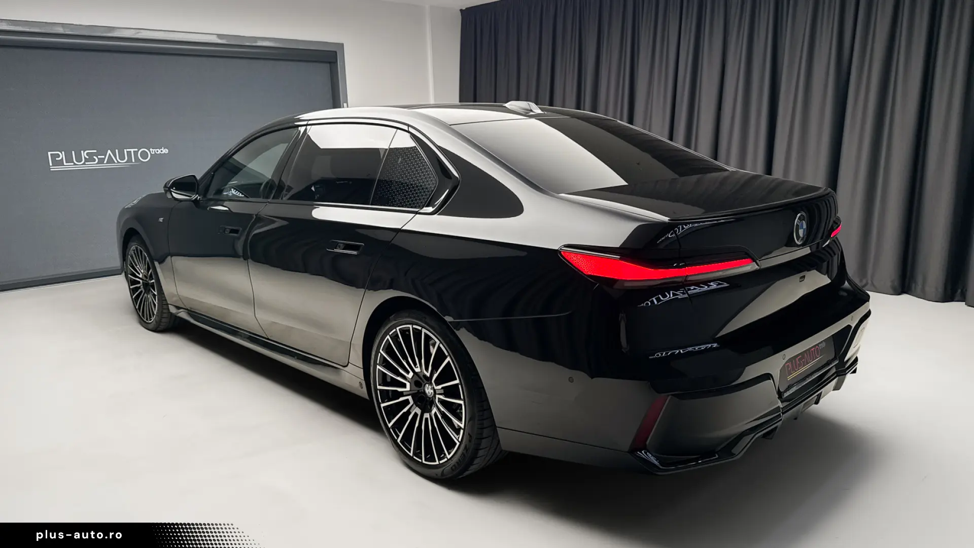 BMW 740d xDrive M Sport Pro  Theatre Screen  Usi Automate