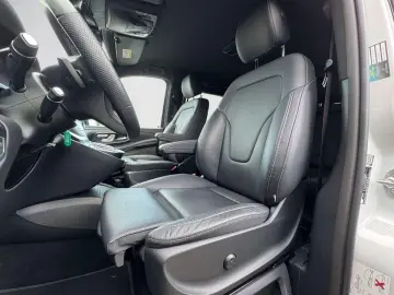MERCEDES-BENZ V 300d 4M lang AMG Line ILS Leder ACC …