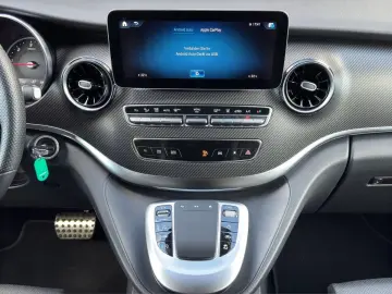 MERCEDES-BENZ V 300d 4M lang AMG Line ILS Leder ACC …