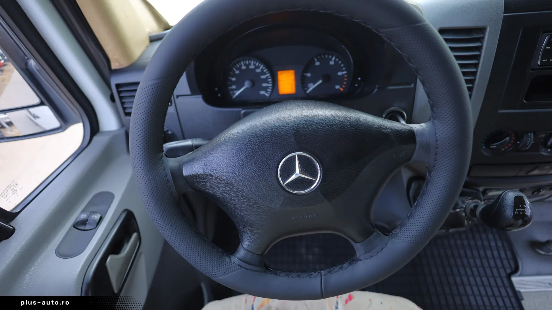 Mercedes-Benz Sprinter Microbuz 20 locuri 2.2D 163CP