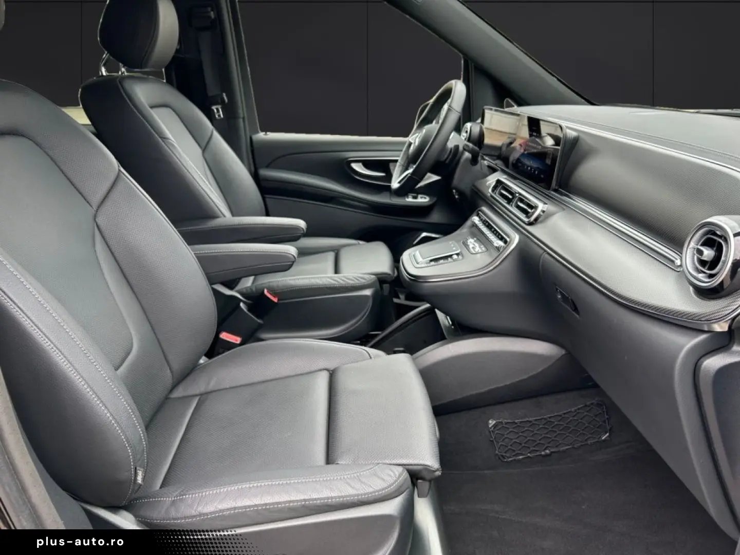 MERCEDES-BENZ V 300 d 4MATIC AVANTGARDE AMG DISTR LED AHK