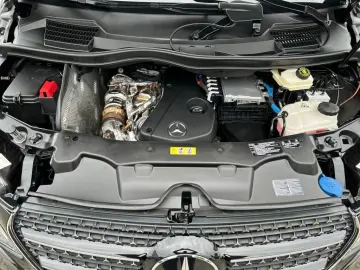 MERCEDES-BENZ V 300 d 4MATIC AVANTGARDE AMG DISTR LED AHK