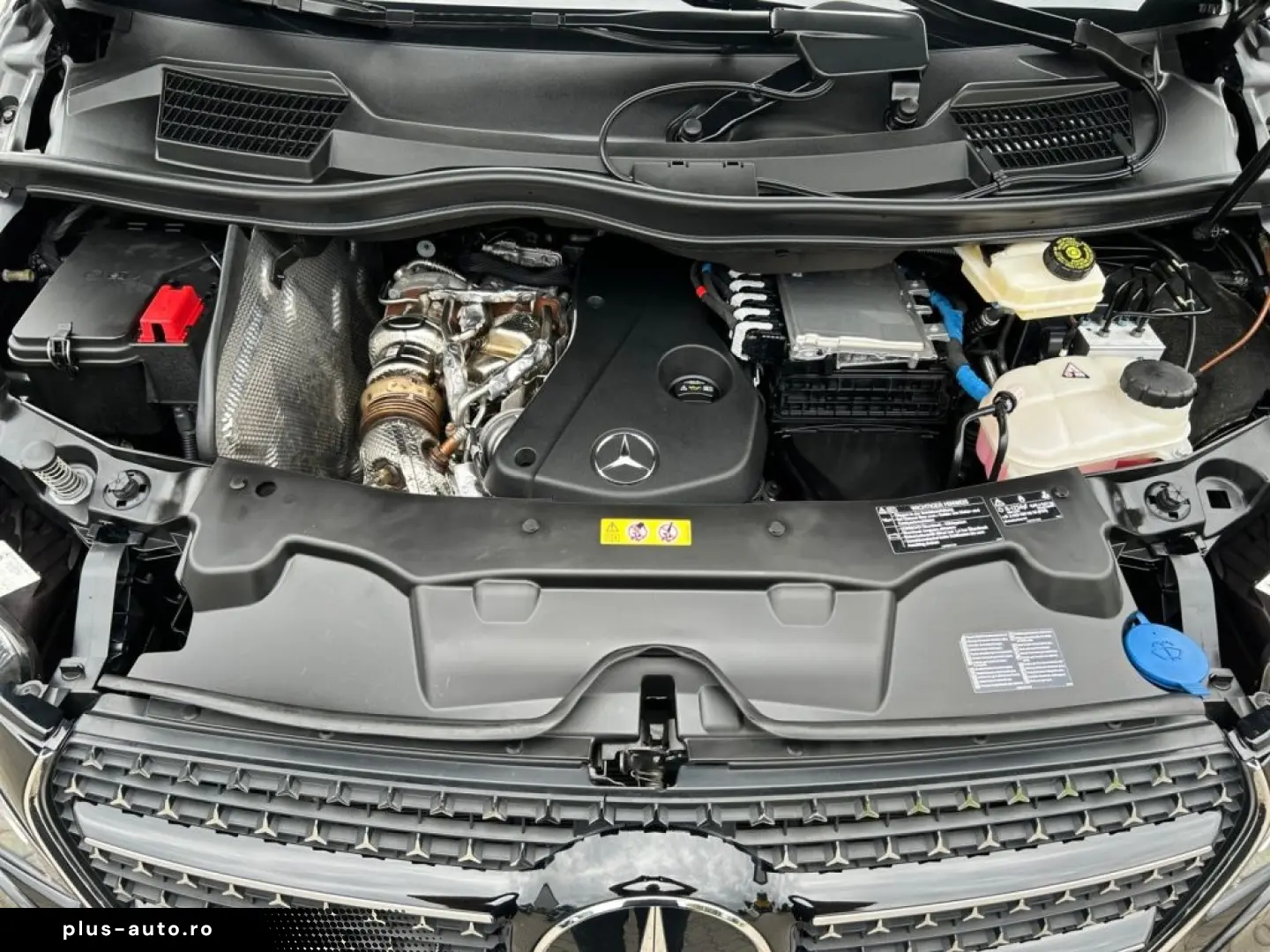 MERCEDES-BENZ V 300 d 4MATIC AVANTGARDE AMG DISTR LED AHK