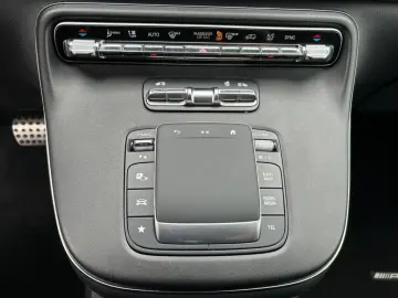 MERCEDES-BENZ V 300 d 4MATIC AVANTGARDE AMG DISTR LED AHK
