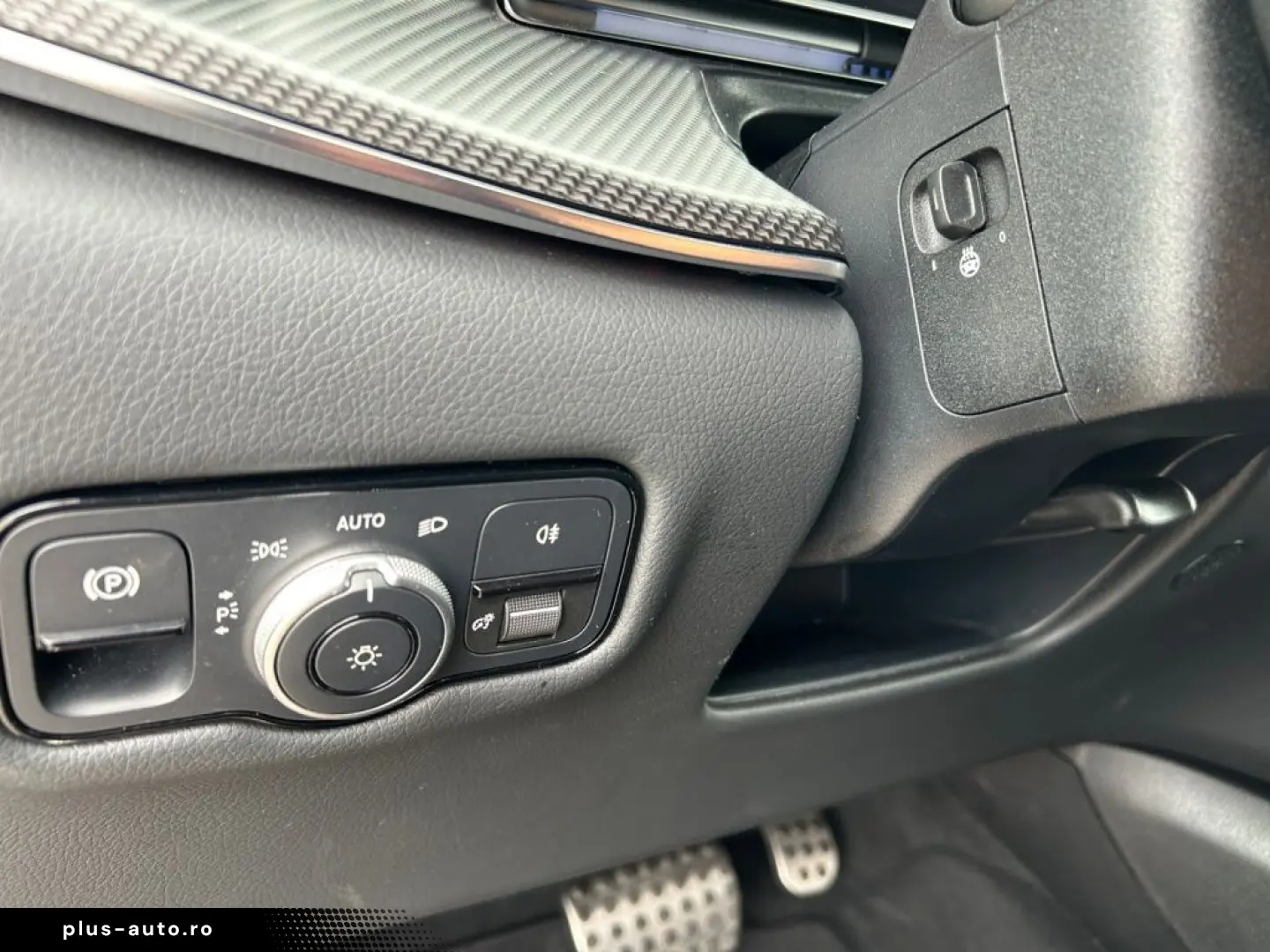MERCEDES-BENZ V 300 d 4MATIC AVANTGARDE AMG DISTR LED AHK