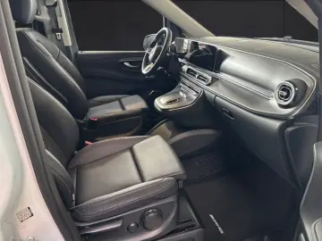 MERCEDES-BENZ V 300 d 4M AVANTGARDE AMG Pano Sitzbel…