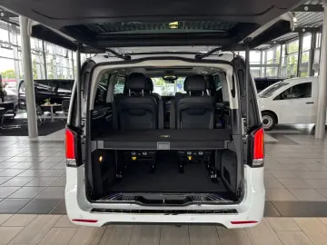 MERCEDES-BENZ V 300 d 4M AVANTGARDE AMG Pano Sitzbel…