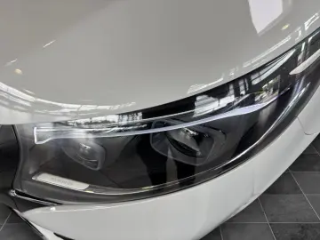 MERCEDES-BENZ V 300 d 4M AVANTGARDE AMG Pano Sitzbel…
