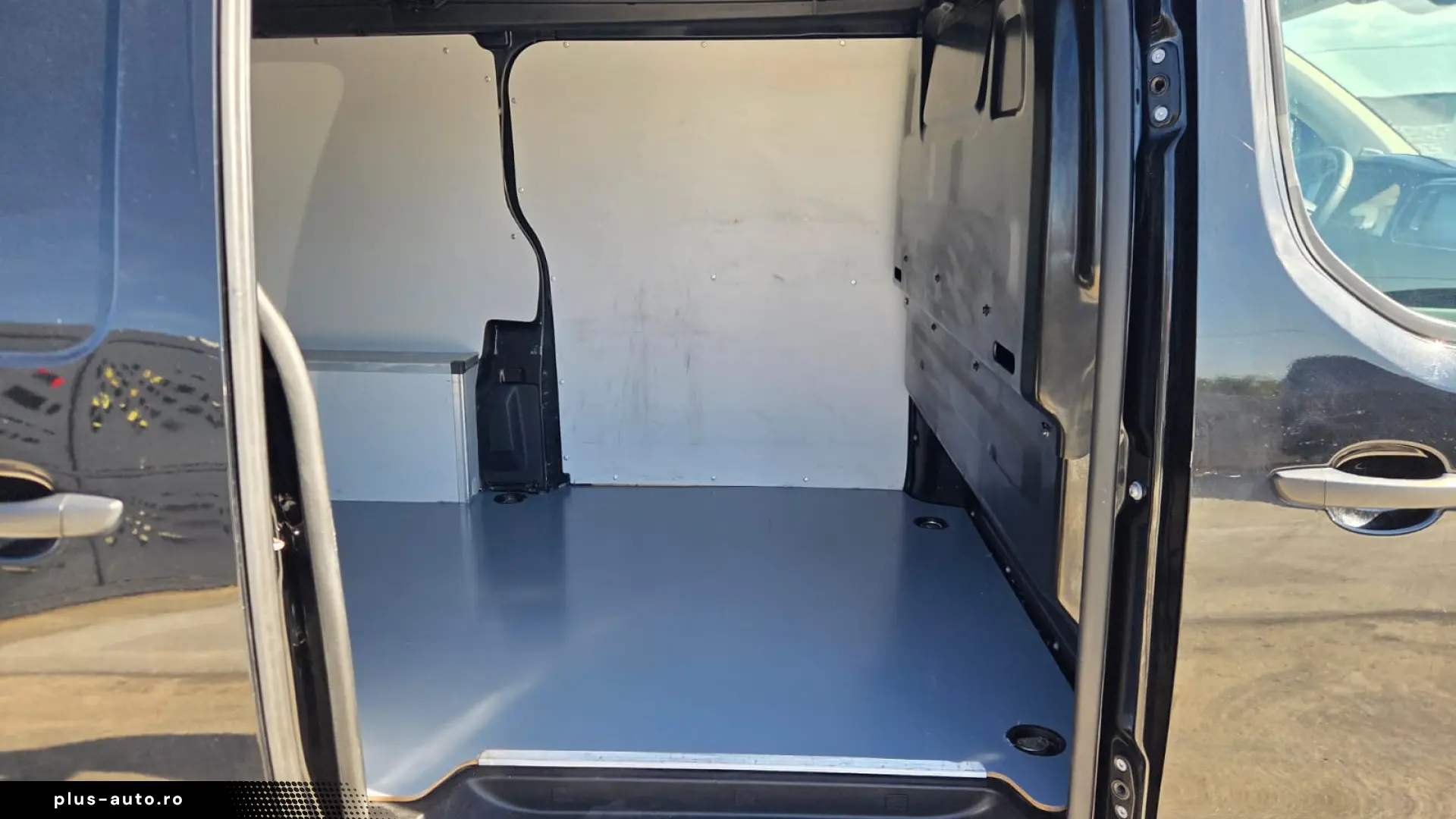 OPEL NEW VIVARO L2H1 BLACK EDITION