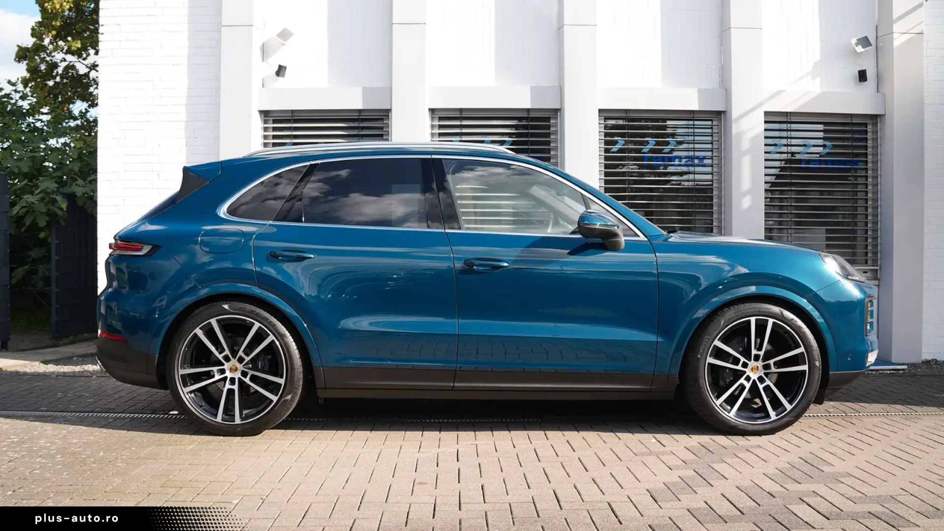 PORSCHE Cayenne în leasing operațional MOOV