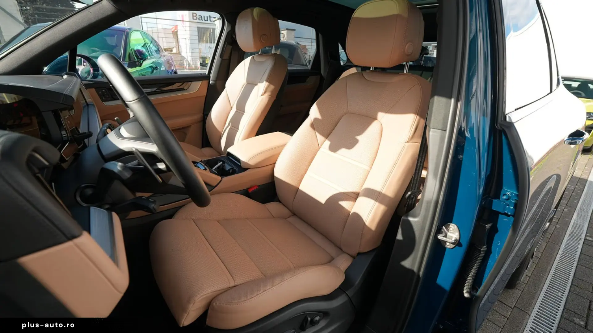 PORSCHE Cayenne în leasing operațional MOOV