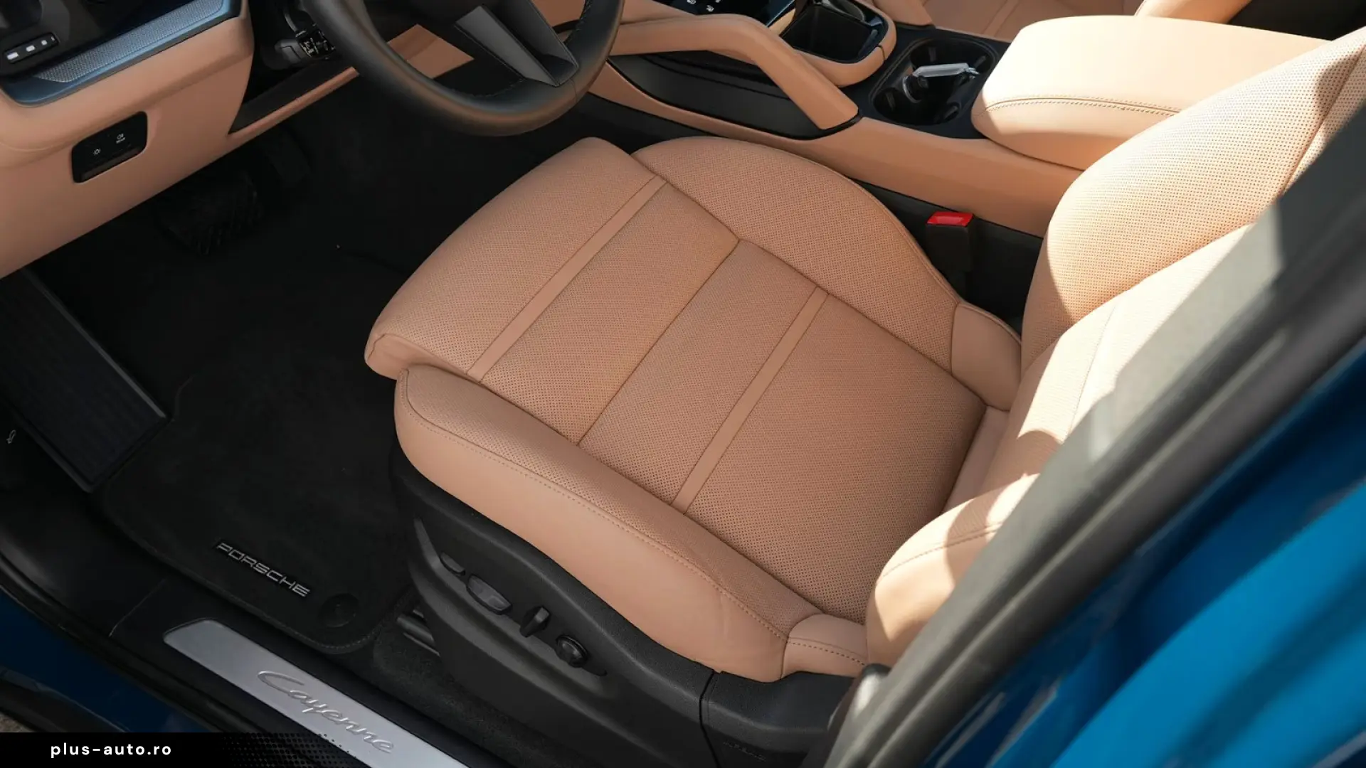 PORSCHE Cayenne în leasing operațional MOOV