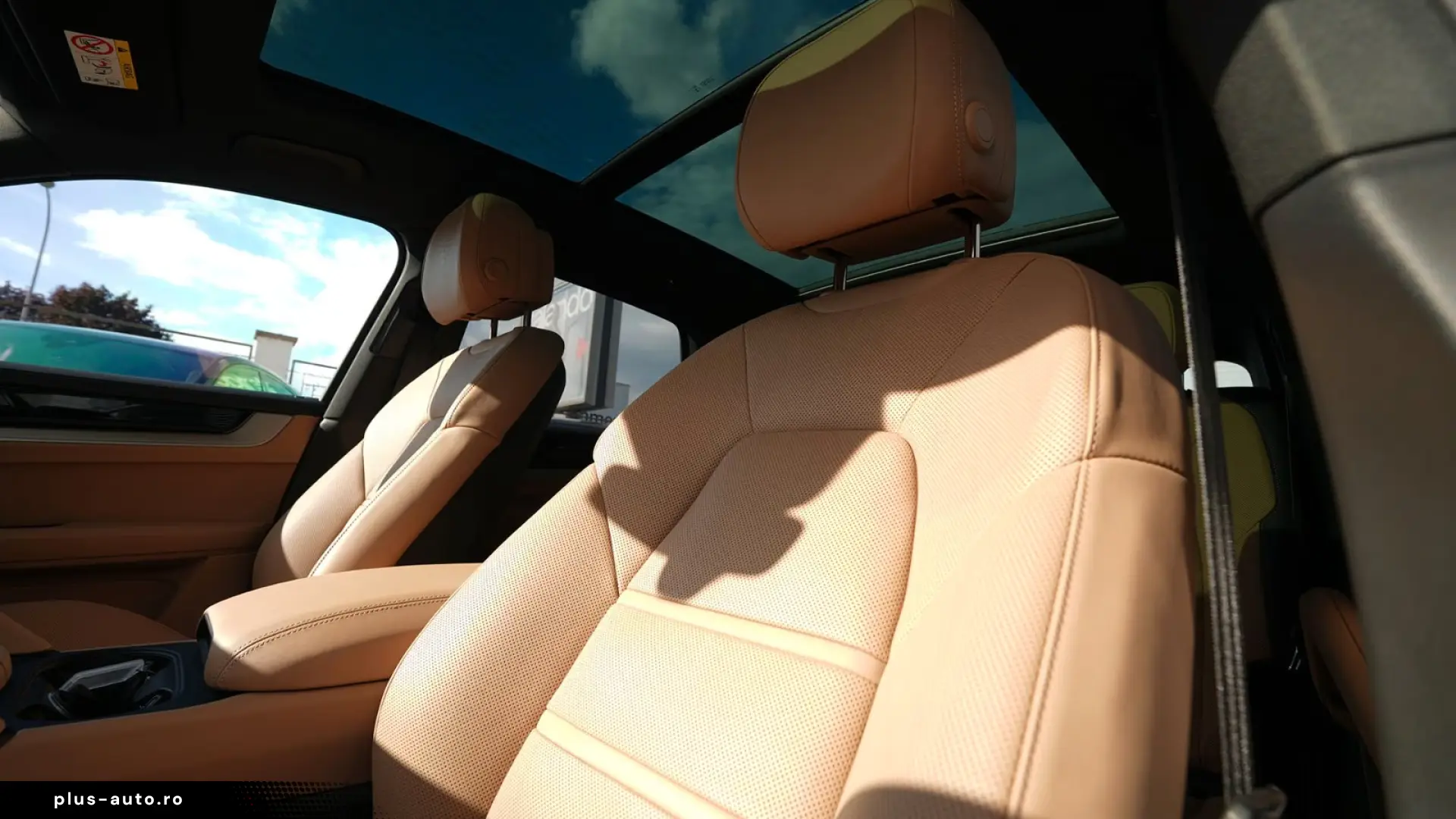 PORSCHE Cayenne în leasing operațional MOOV