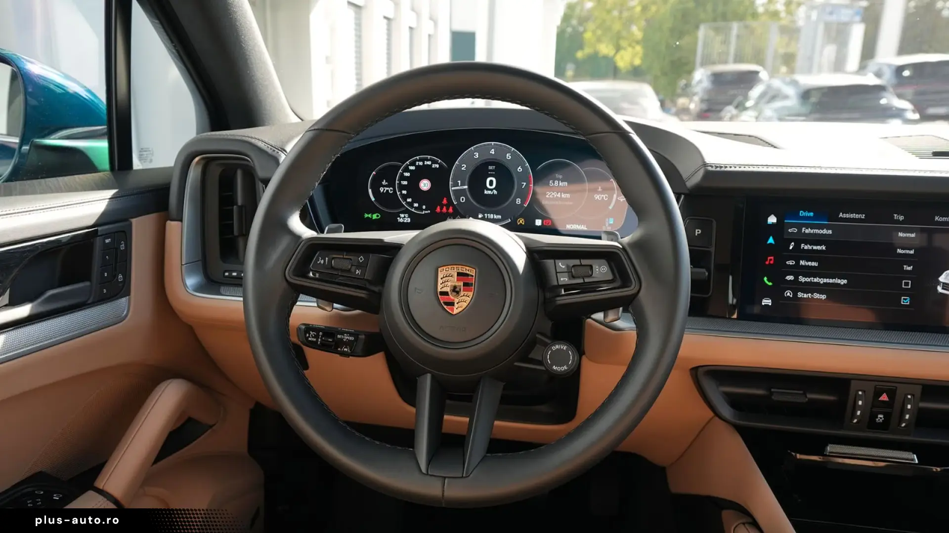 PORSCHE Cayenne în leasing operațional MOOV