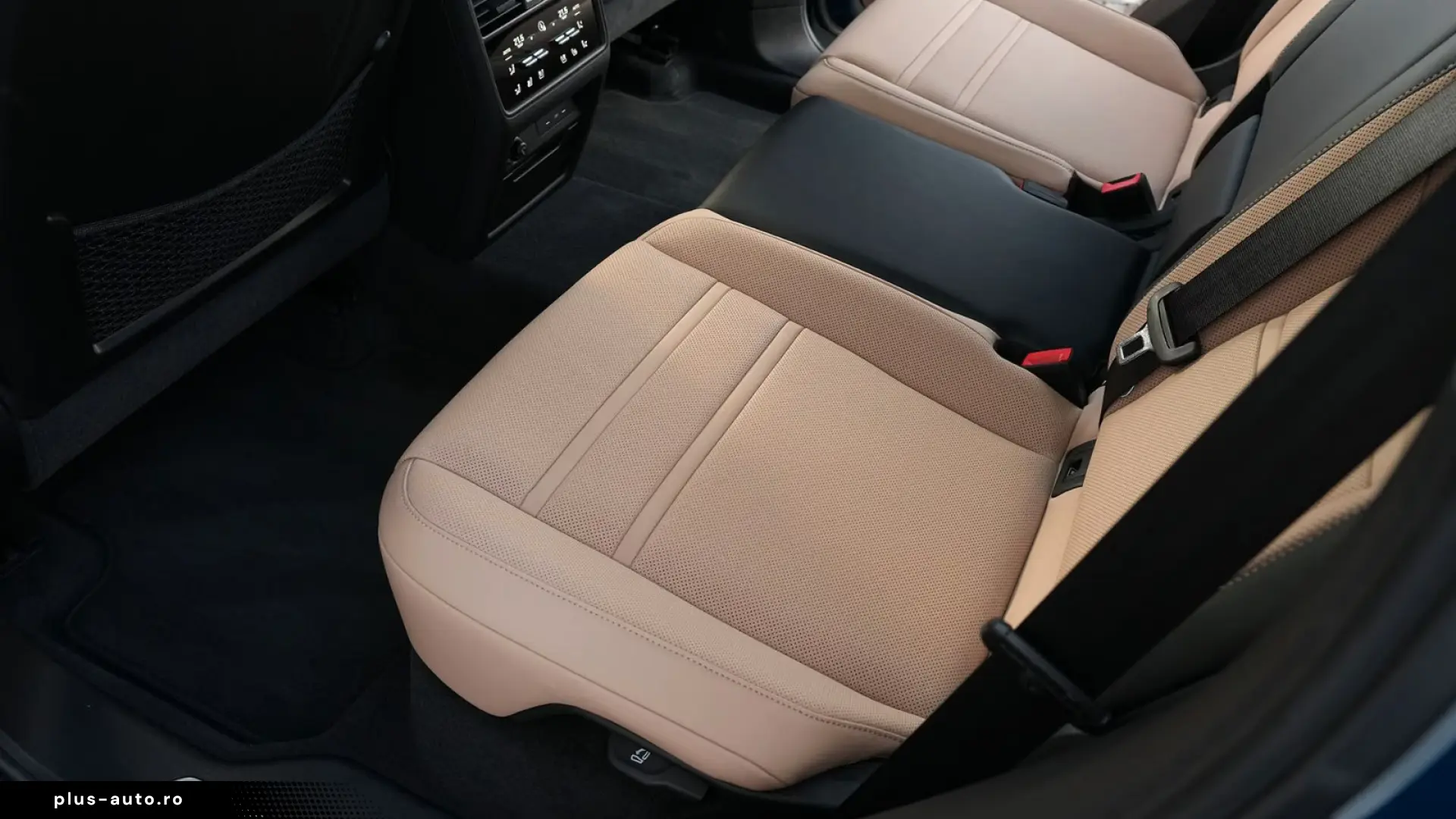 PORSCHE Cayenne în leasing operațional MOOV