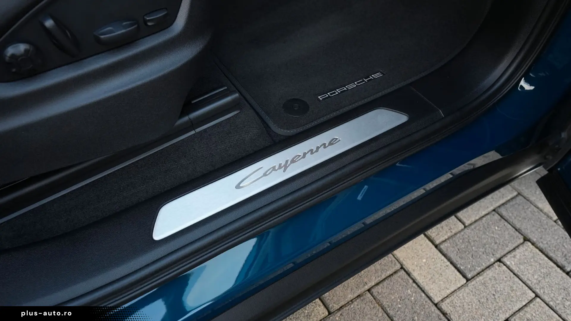 PORSCHE Cayenne în leasing operațional MOOV