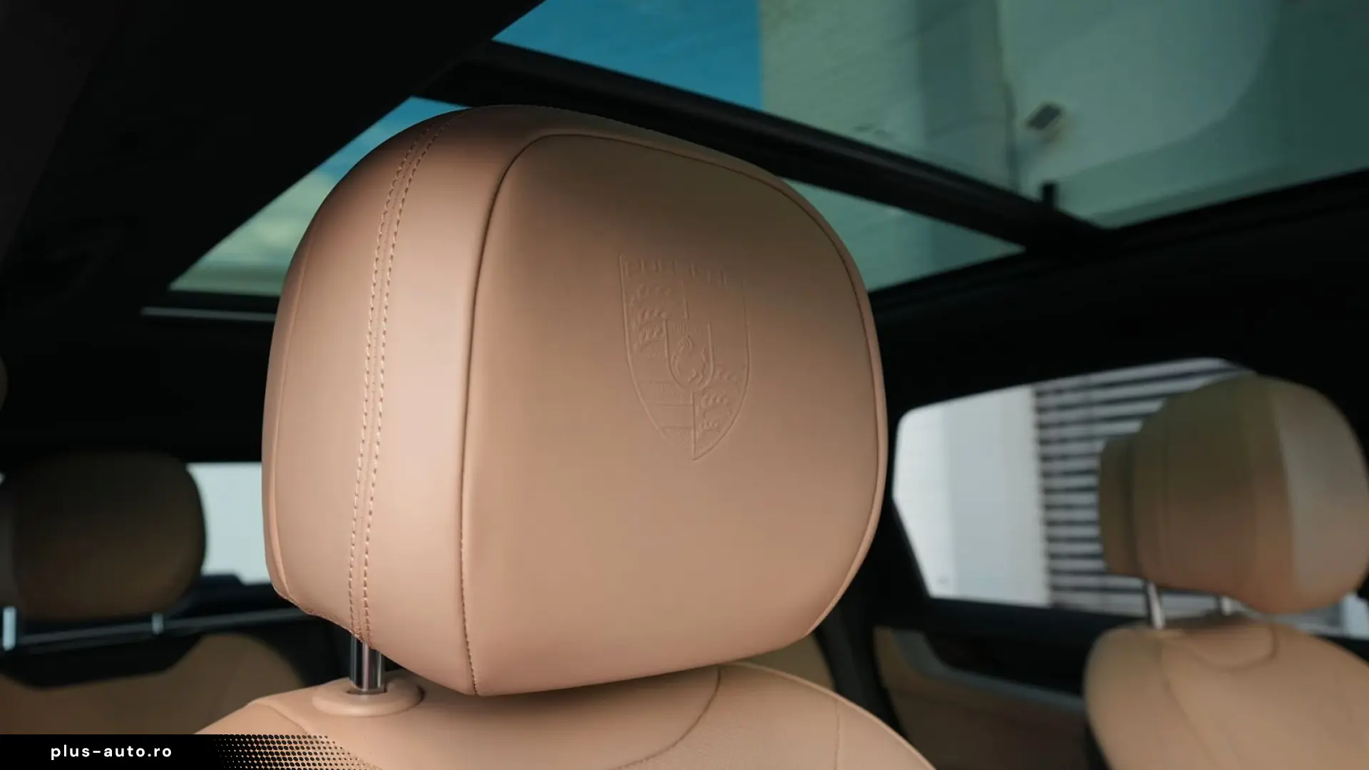 PORSCHE Cayenne în leasing operațional MOOV