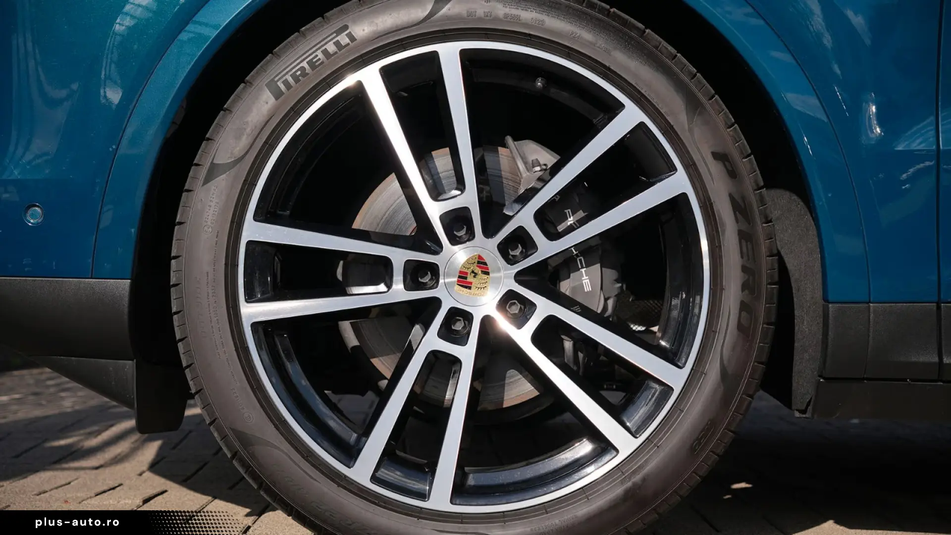 PORSCHE Cayenne în leasing operațional MOOV