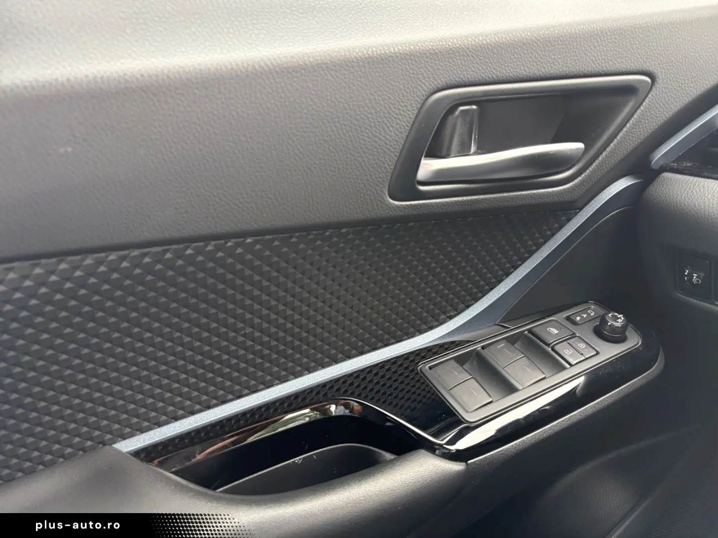 TOYOTA C-HR 2.0 Hybrid Team D  LED ACC CarPlay CAM SHZ