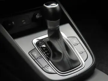 HYUNDAI Kona Edition 30 Hybrid DCT (1.Hand  Automatik)
