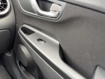 HYUNDAI KONA Hybrid 1.6 T-GDi DCT Trend AHK ACC KAMERA