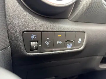HYUNDAI KONA Hybrid 1.6 T-GDi DCT Trend AHK ACC KAMERA