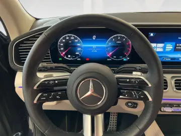 MERCEDES-BENZ GLS 450 4M AMG-Line AIRMATIC Pano DIST…