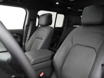 Land Rover Defender 110 X-Dynamic SE PHEV